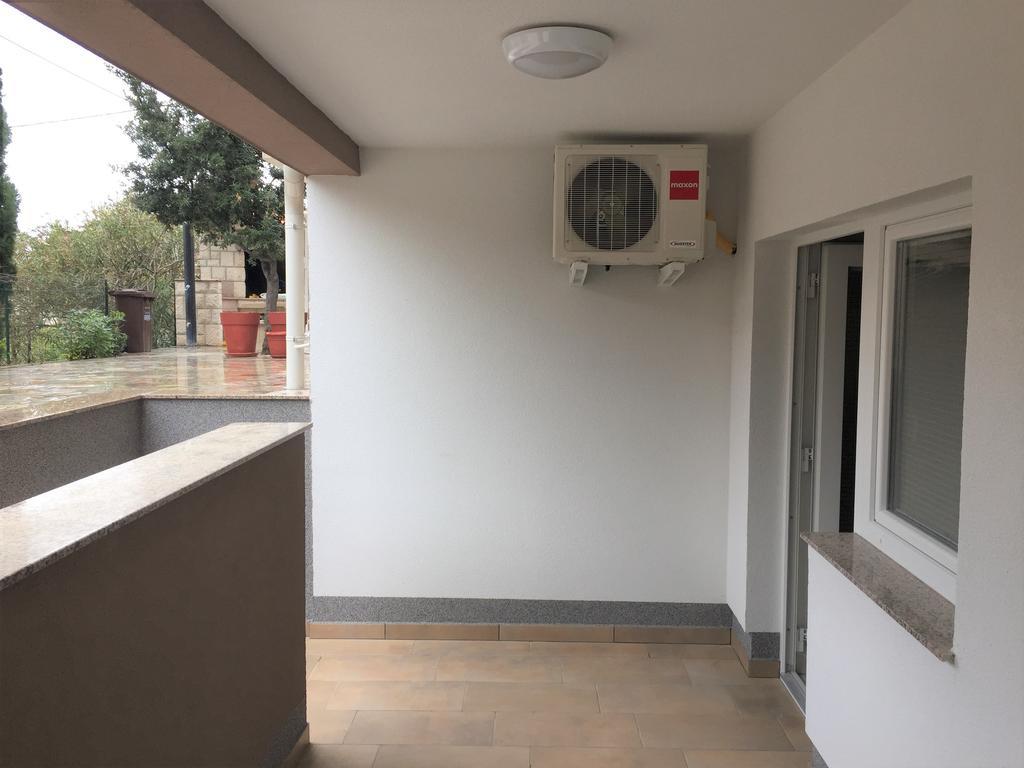 Apartmani Orhideja Rab Town Exterior photo